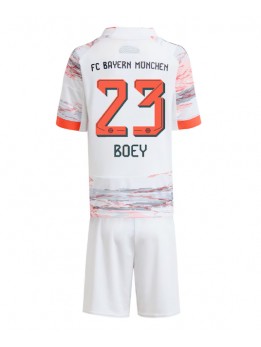 Bayern Munich Sacha Boey #23 Replika Borta Kläder Barn 2025-26 Kortärmad (+ byxor)